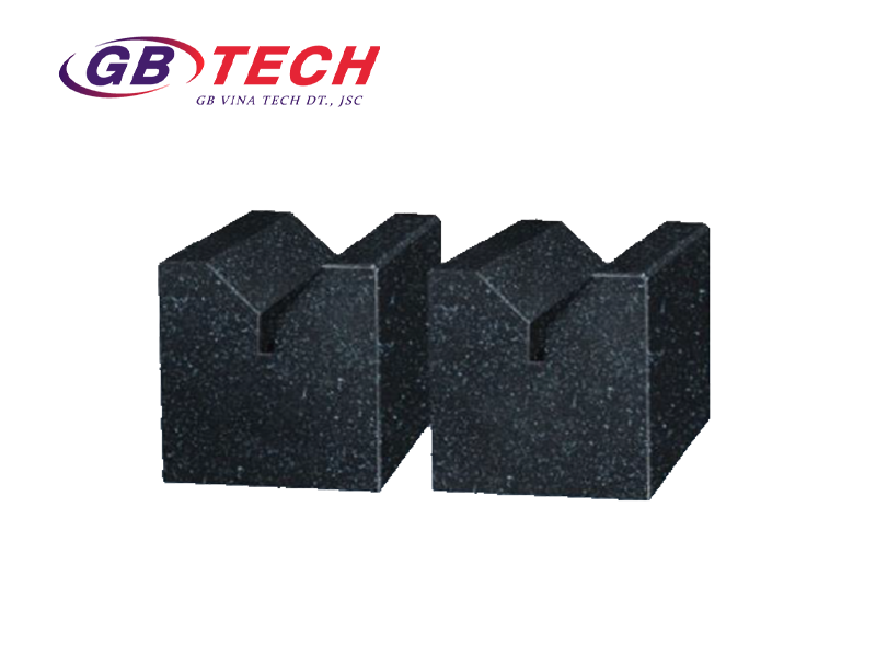 Khôi hình chữ V - đá granite